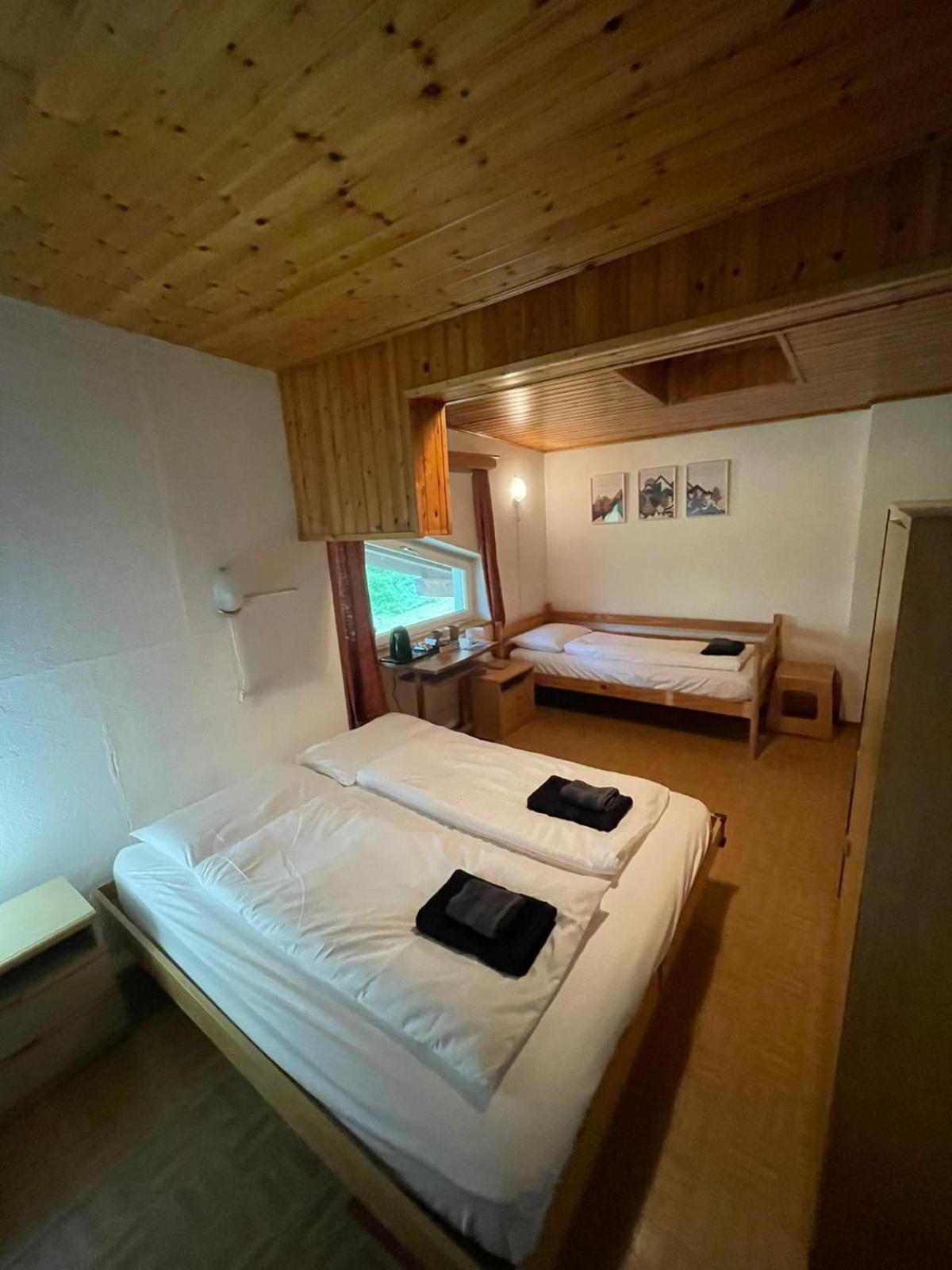 Picchio Rosso - Stanza Privata Con Bagno In Val Di Fassa Hotel Pera ภายนอก รูปภาพ