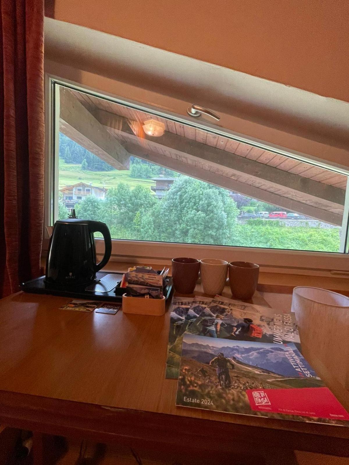Picchio Rosso - Stanza Privata Con Bagno In Val Di Fassa Hotel Pera ภายนอก รูปภาพ