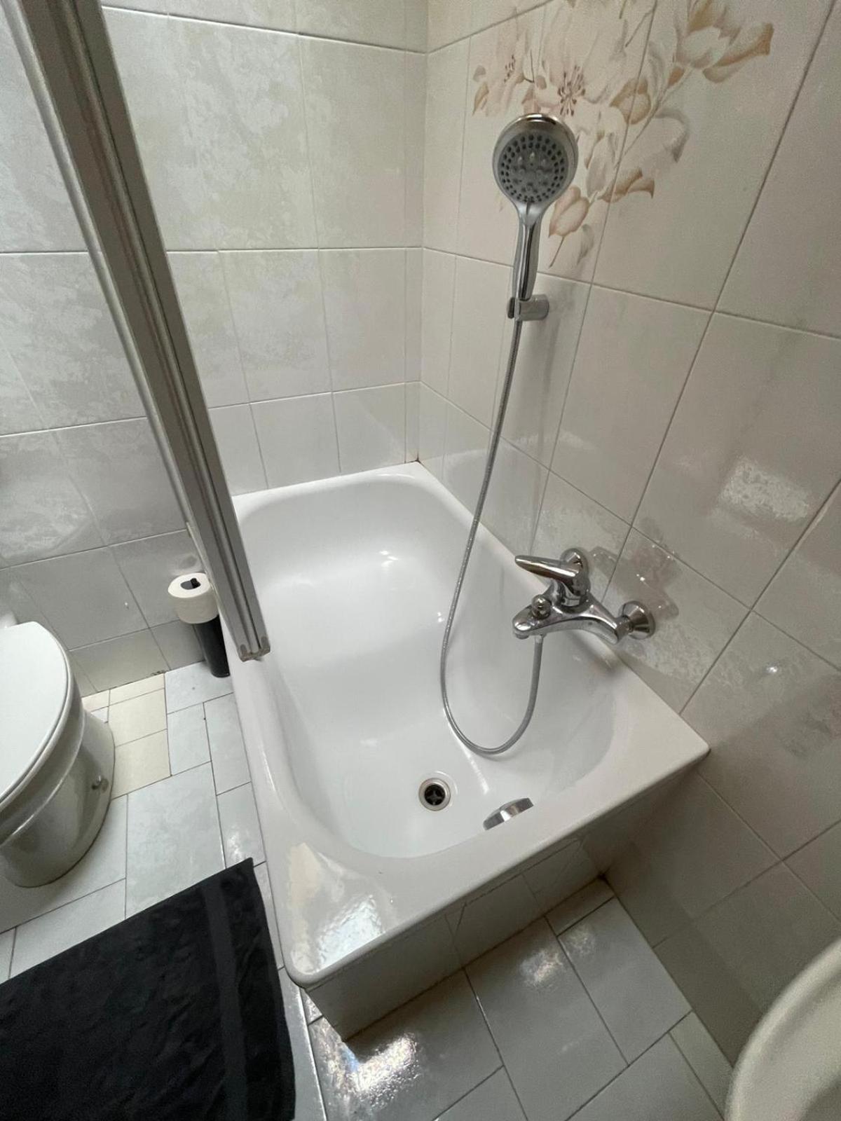 Picchio Rosso - Stanza Privata Con Bagno In Val Di Fassa Hotel Pera ภายนอก รูปภาพ